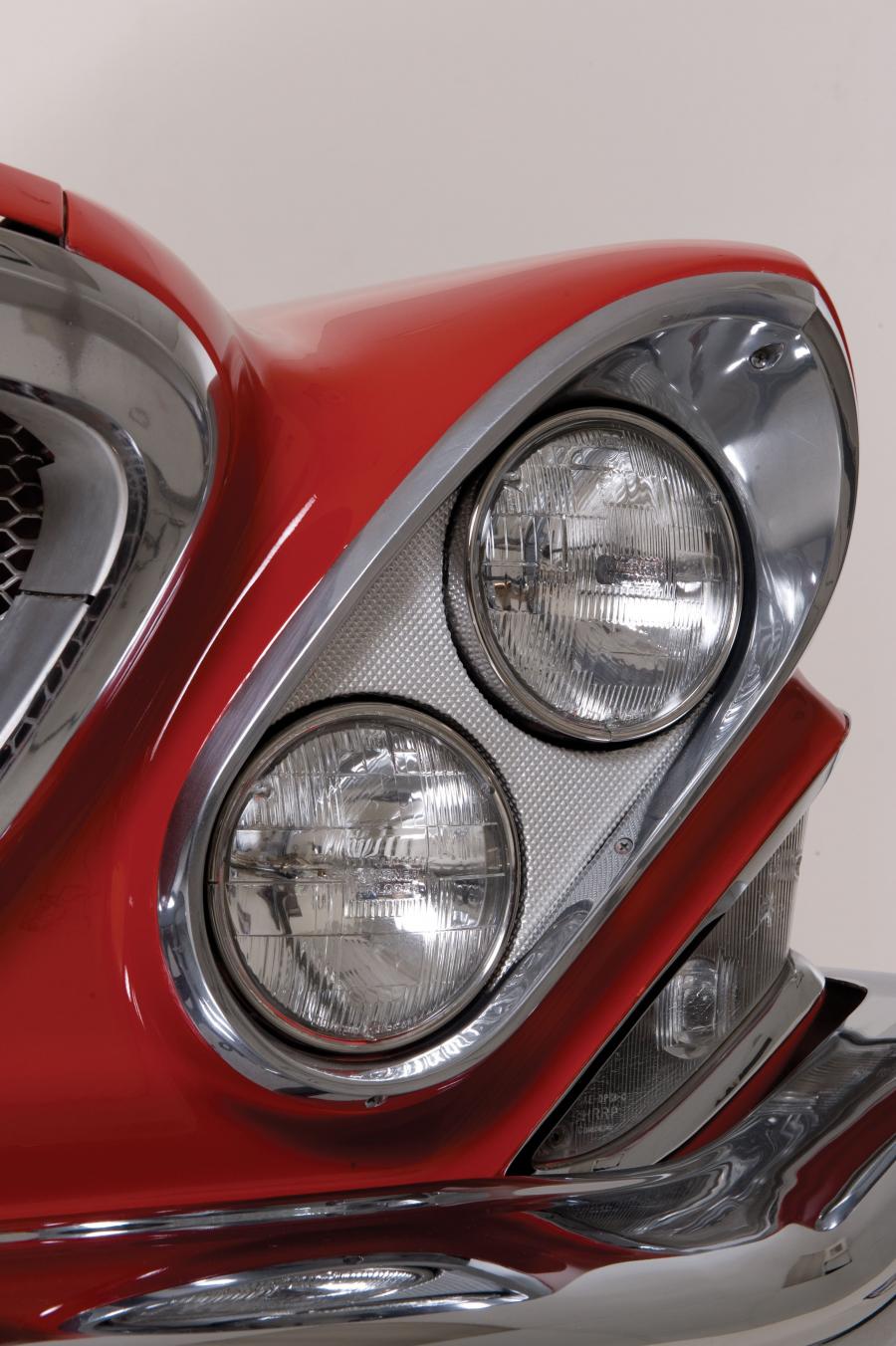 Детали экстерьера Chrysler 300G Convertible (RC4/P 845) 1961 года  (фото 13 из 85)
